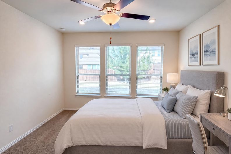 Photo 4 of 27 of 1421 Prairie Lake Ct, Carrollton, TX