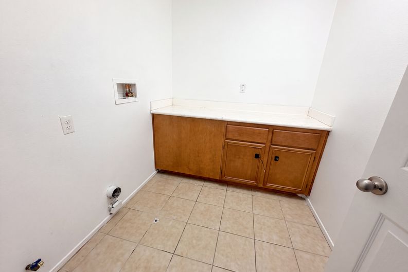 Photo 23 of 28 of 3147 W Lingard St, Lancaster, CA