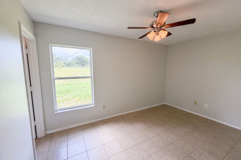 Photo 19 of 24 of 1262 Padgett Cir, Lady Lake, FL
