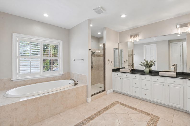 Photo 25 of 62 of 5105 W Neptune Way, Tampa, FL