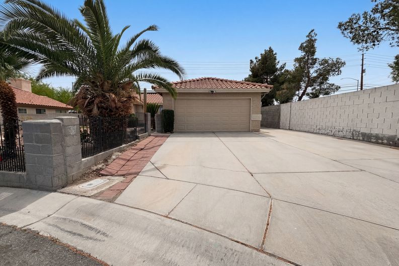 Photo 8 of 41 of 3607 Duffy Cir, North Las Vegas, NV