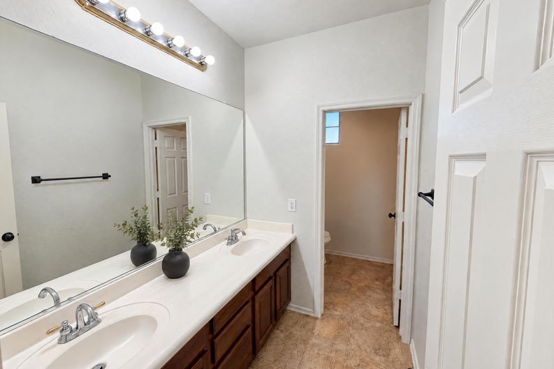 Photo 34 of 39 of 4415 W Paseo Way, Laveen, AZ