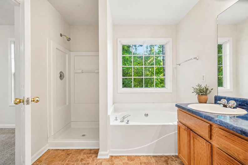 Photo 7 of 31 of 6550 Snowbird Ln, Douglasville, GA