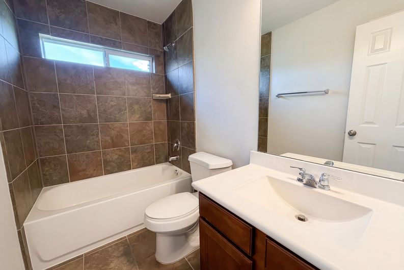 Photo 19 of 24 of 26306 Fox Ridge Ln, Katy, TX