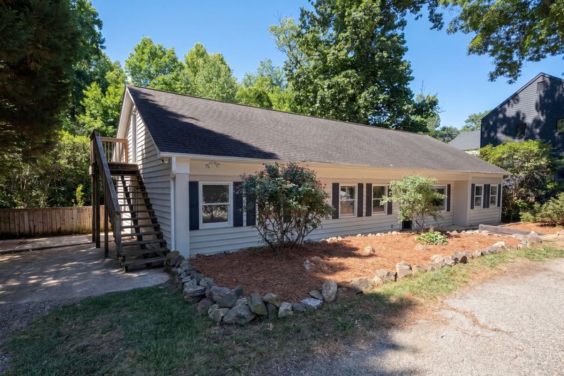 Photo 25 of 31 of 1322 Carolyn Dr, Charlotte, NC