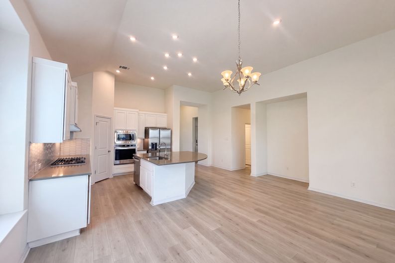 Photo 4 of 24 of 4437 Shady Hill Ln, Pflugerville, TX
