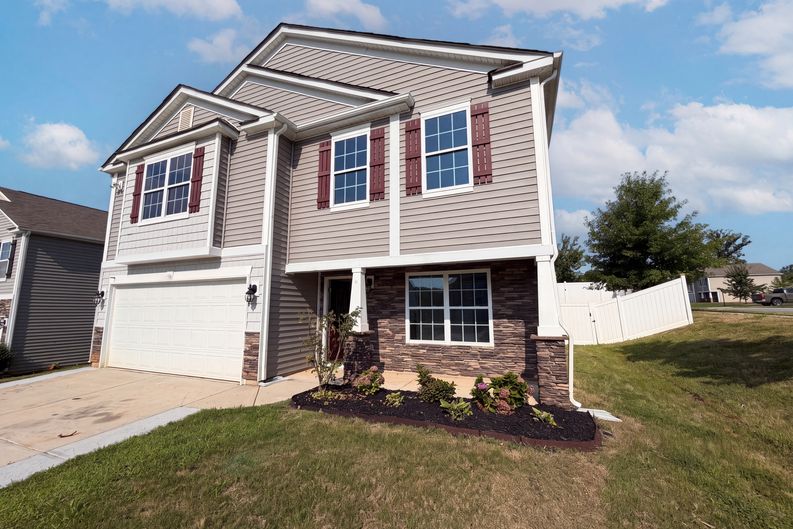 Photo 22 of 26 of 9833 Wardley Dr, Charlotte, NC