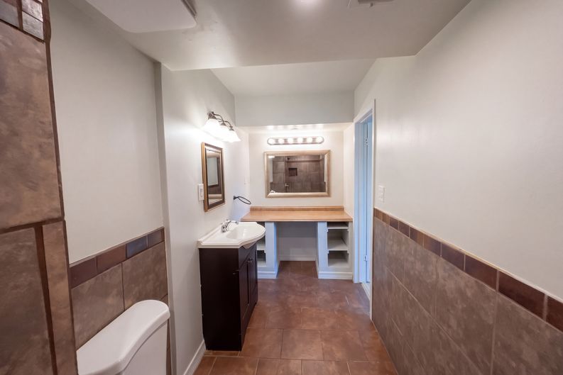 Photo 8 of 23 of 4253 E Vineyard Rd, Phoenix, AZ