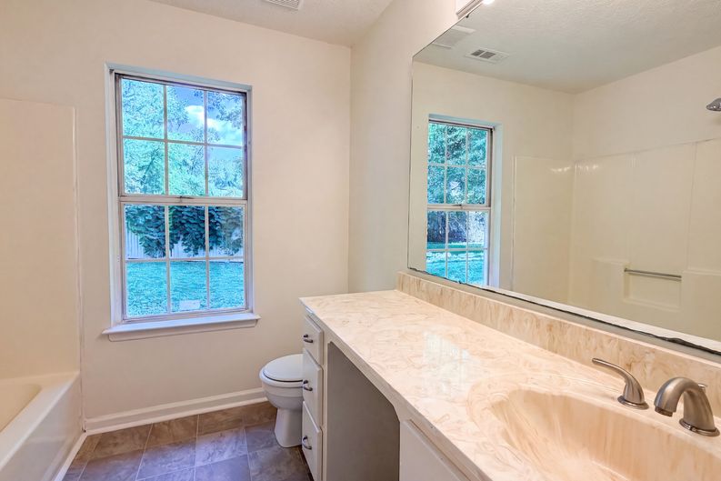 Photo 15 of 17 of 6223 Sunbridge Ct, Charlotte, NC