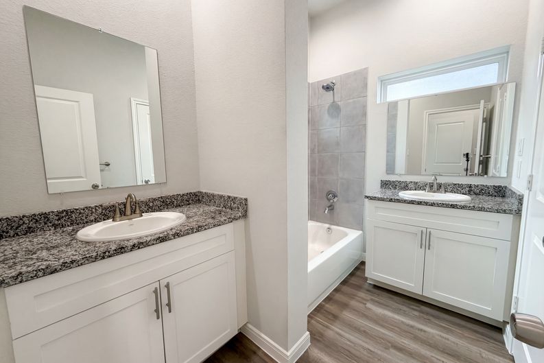 Photo 6 of 17 of 18803 Luminescent Ln, Spring, TX