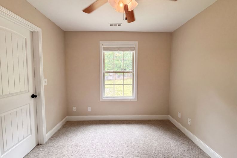 Photo 13 of 19 of 741 Inver Ln, Clarksville, TN