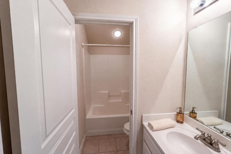 Photo 15 of 20 of 9816 Mullins Crossing Dr, Fort Worth, TX