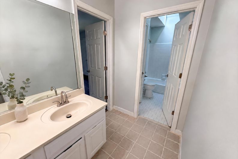 Photo 12 of 28 of 644 Laurel Wood Dr SW, Marietta, GA