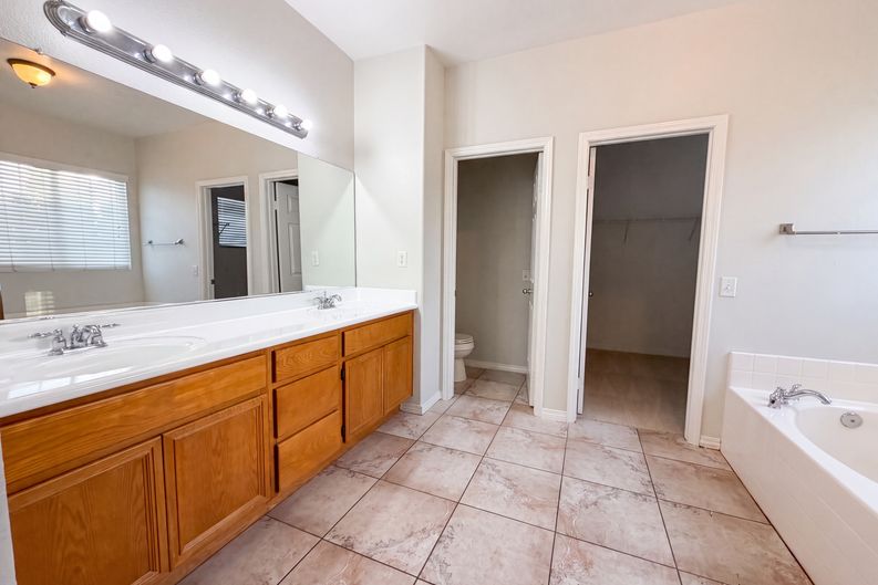 Photo 14 of 28 of 38408 Tranquila Ave, Murrieta, CA