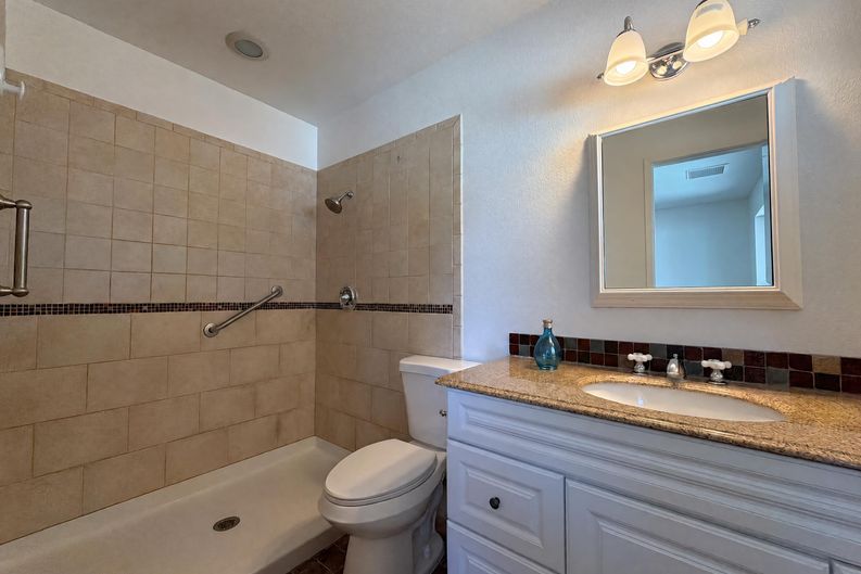 Photo 11 of 17 of 1110 N Las Posas Ct, Ridgecrest, CA