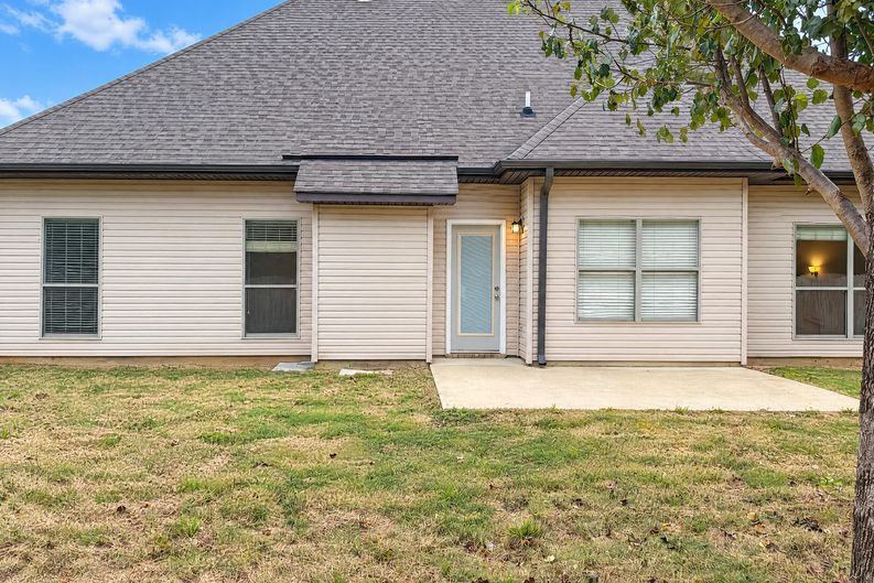 Photo 5 of 24 of 4203 Old Cahaba Pkwy, Helena, AL