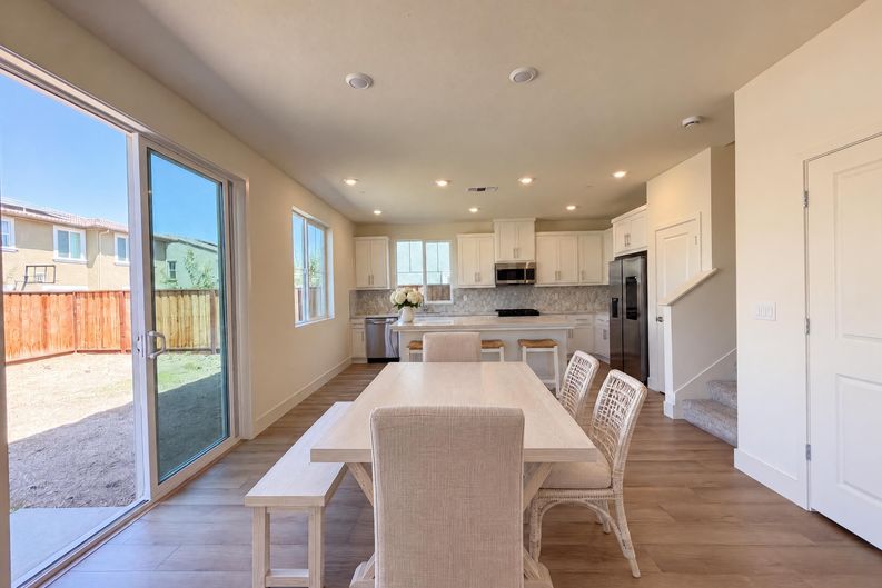 Photo 11 of 49 of 5699 Kusnick Ave, Tracy, CA