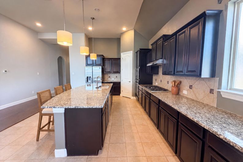 Photo 8 of 21 of 122 Bluehaw Dr, Georgetown, TX