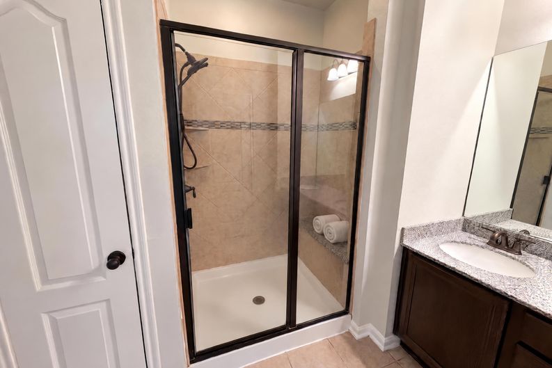 Photo 10 of 23 of 26339 Riley Glen Dr, Richmond, TX