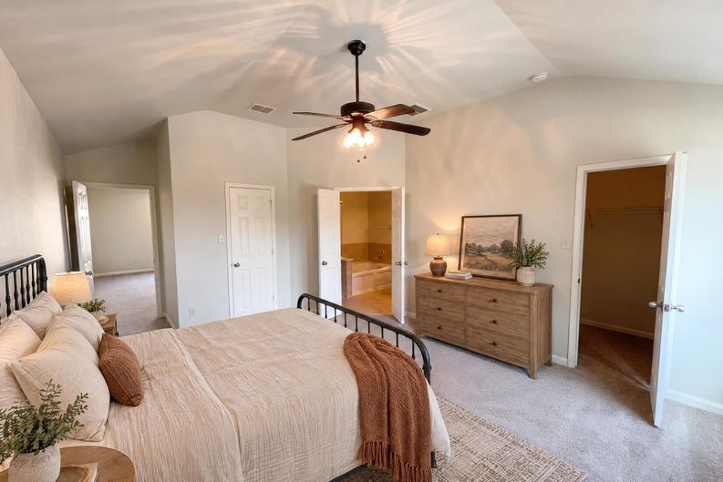 Photo 4 of 27 of 10247 Villa Del Lago, San Antonio, TX