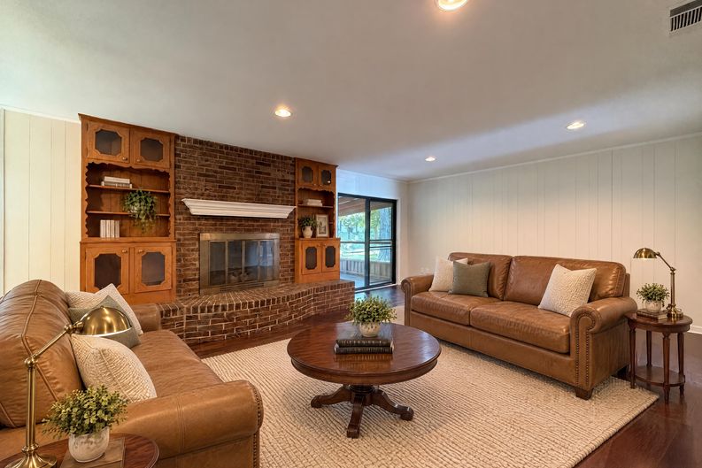 Photo 3 of 19 of 607 Turtle Creek Dr, Greenville, TX