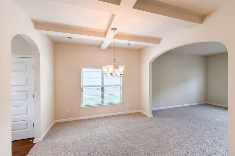 Photo 7 of 18 of 6543 Chason Woods Ct, Jonesboro, GA