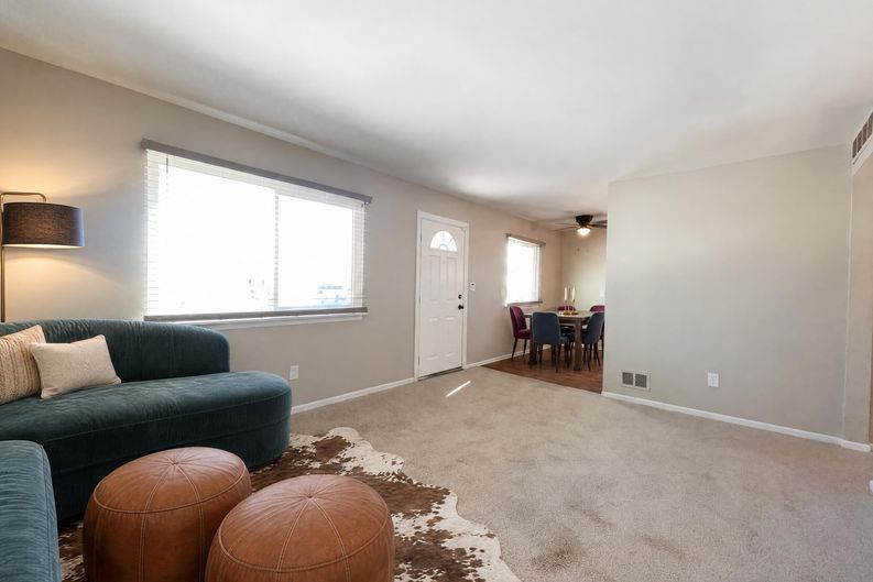 Photo 3 of 17 of 7912 Pine St, Taylor, MI