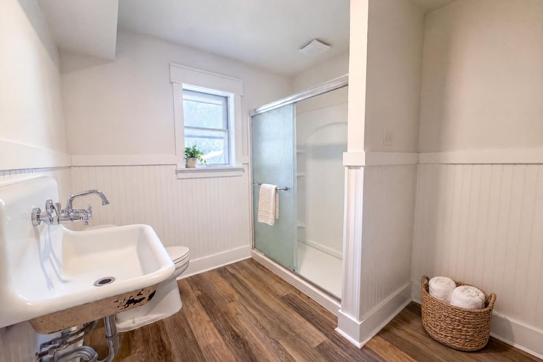 Photo 12 of 23 of 808 Griffin St, McKinney, TX