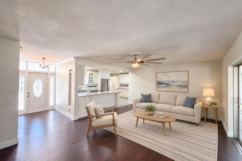 Photo 7 of 18 of 2645 Roy Hanna Dr S, Saint Petersburg, FL
