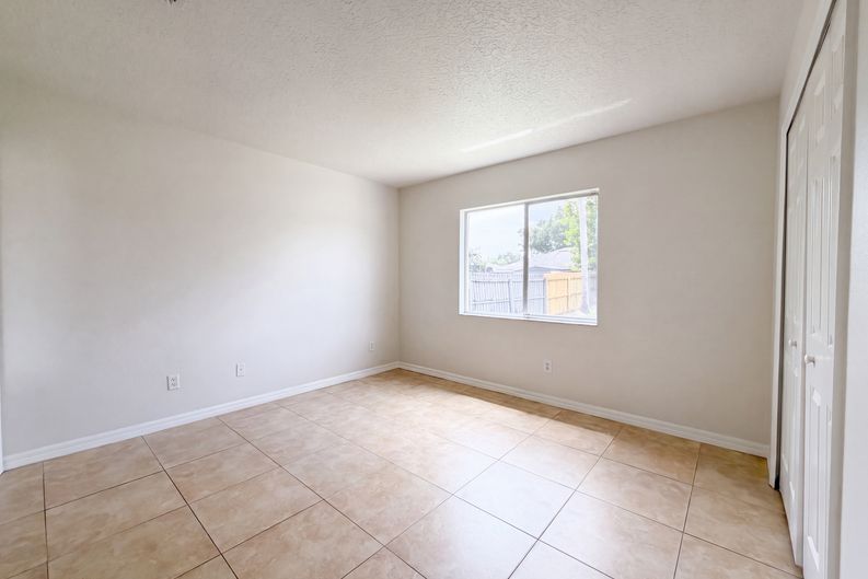 Photo 8 of 22 of 13236 Pike Lake Dr, Riverview, FL