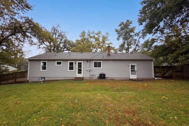 Photo 5 of 22 of 11214 E 48th St, Kansas City, MO