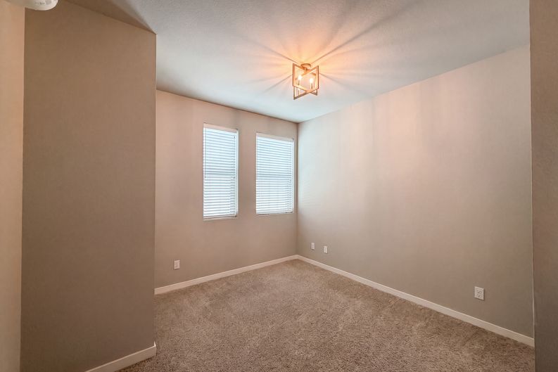 Photo 4 of 24 of 434 Crate Ave, Sacramento, CA
