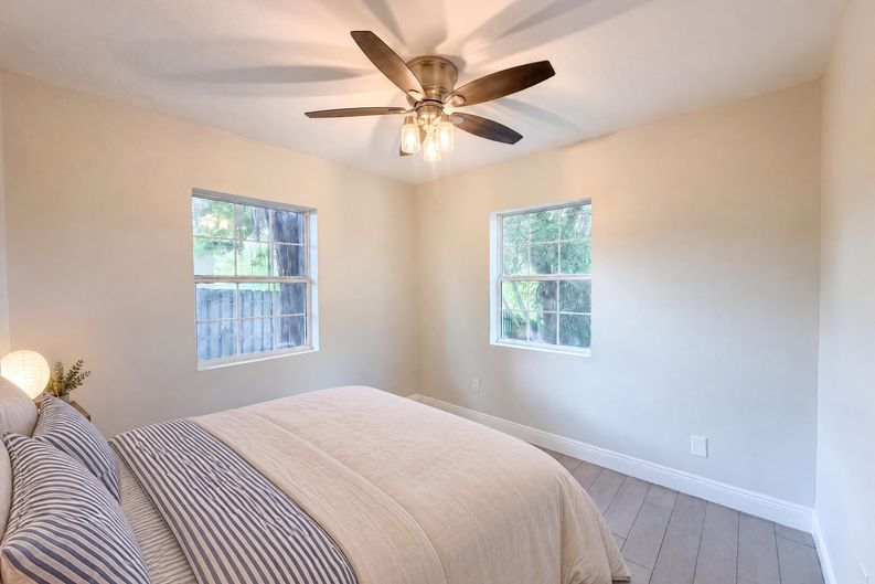 Photo 11 of 21 of 1610 Stevensons Dr, Clearwater, FL