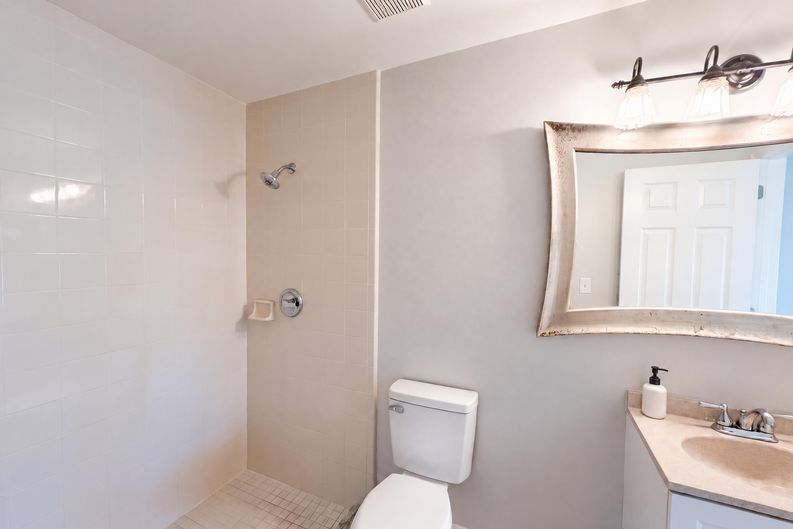 Photo 16 of 20 of 13319 Caspian Ln, Clermont, FL