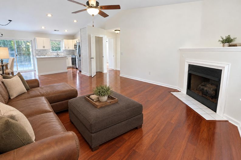Photo 3 of 18 of 115 Bridgeview Dr, Anderson, SC