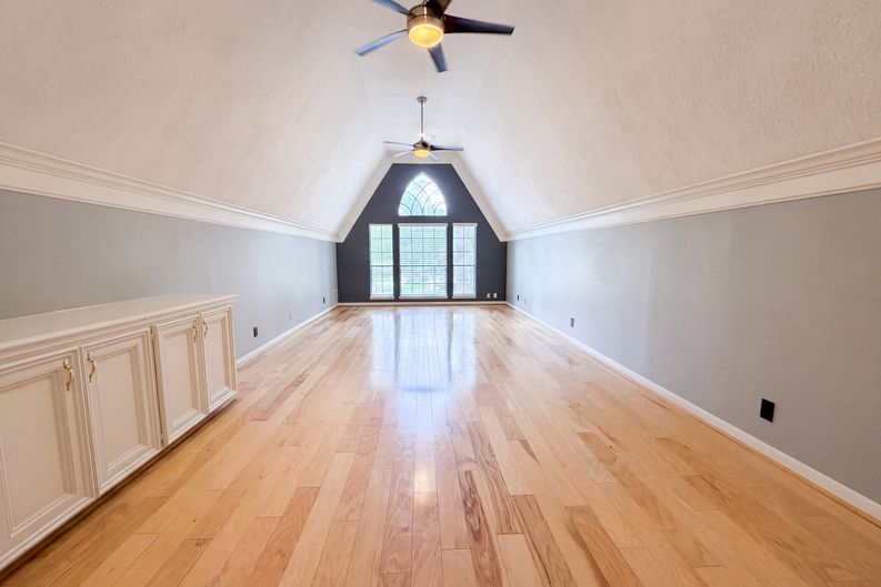 Photo 17 of 27 of 6127 Willowcrest Ct, Spring, TX