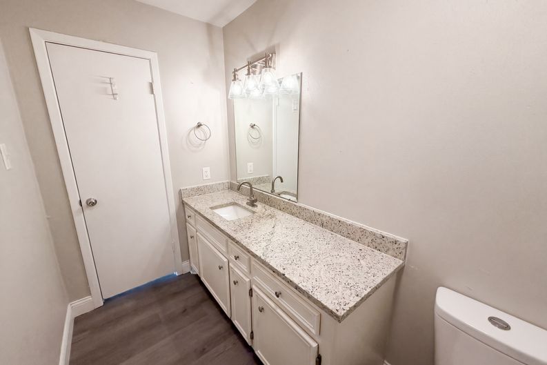 Photo 14 of 18 of 3216 Poe Cv, Lago Vista, TX