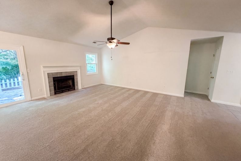 Photo 3 of 15 of 3725 Windy Hill Dr SE, Conyers, GA