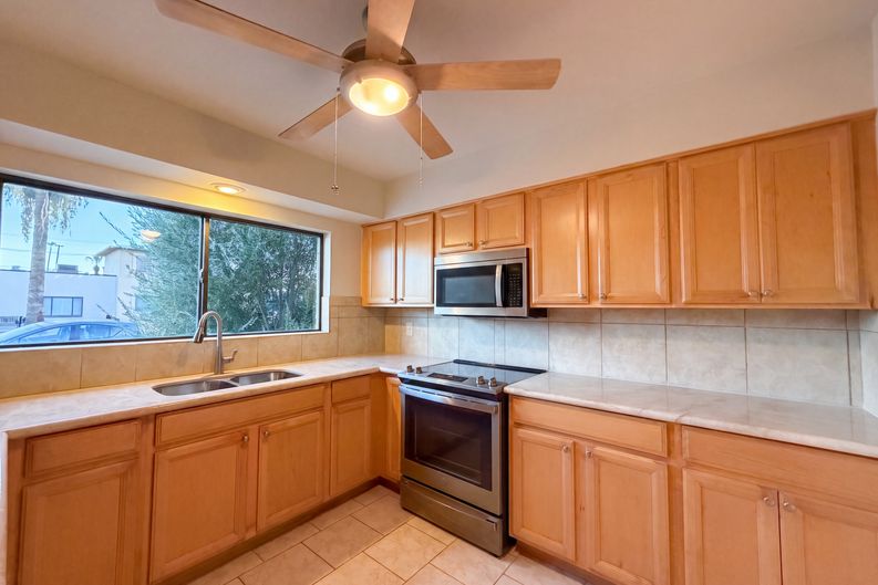 Photo 12 of 23 of 7700 E Meadowbrook Ave, Scottsdale, AZ