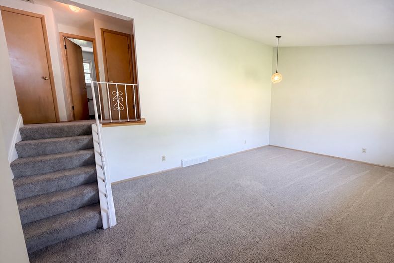 Photo 9 of 24 of 5444 Kenbridge Dr, Cleveland, OH