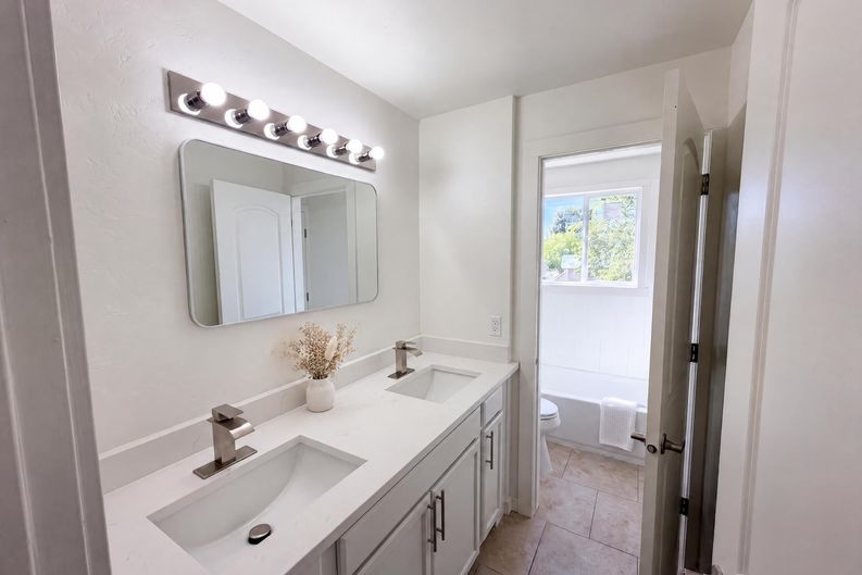 Photo 8 of 24 of 4259 W Stane Ave, West Valley City, UT
