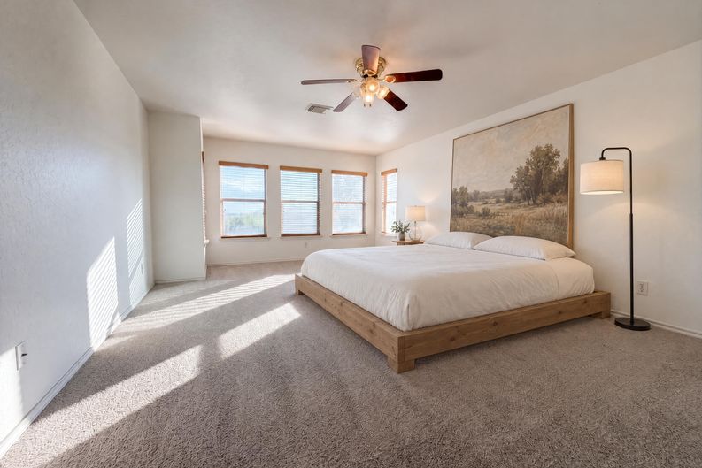 Photo 4 of 19 of 121 Springtree Fld, Cibolo, TX