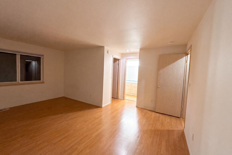 Photo 14 of 26 of 12531 81st Pl NE, Kirkland, WA