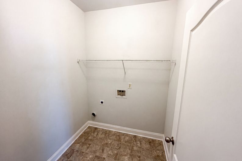Photo 18 of 23 of 212 Summergate Ln, Villa Rica, GA