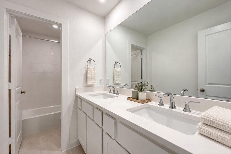 Photo 15 of 19 of 118 Neches Nook Ct, Conroe, TX