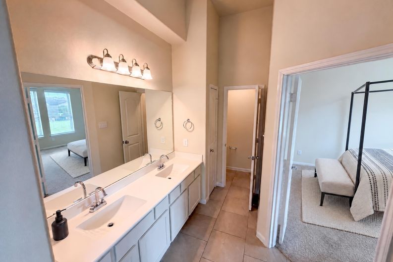 Photo 11 of 29 of 12338 Bedford Bend Dr, Humble, TX