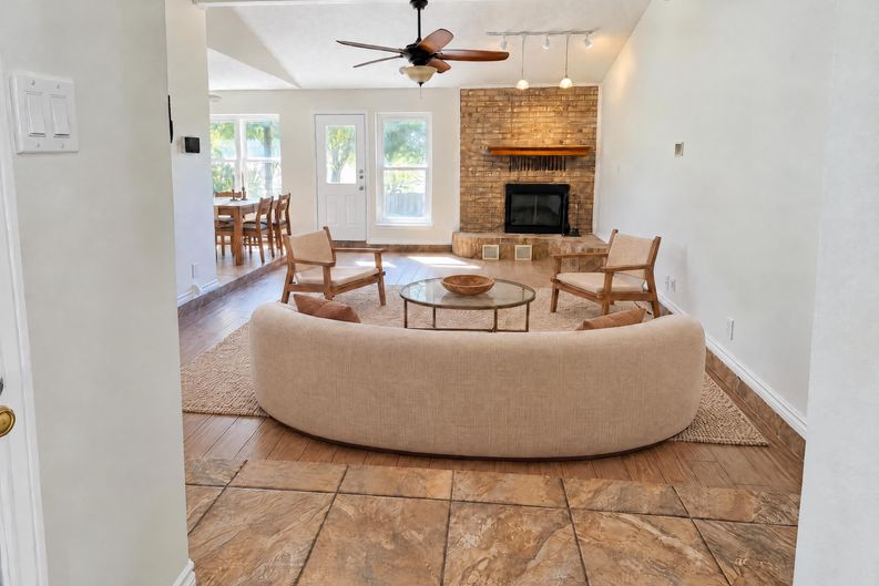 Photo 3 of 26 of 2328 Whitney Dr, Copperas Cove, TX