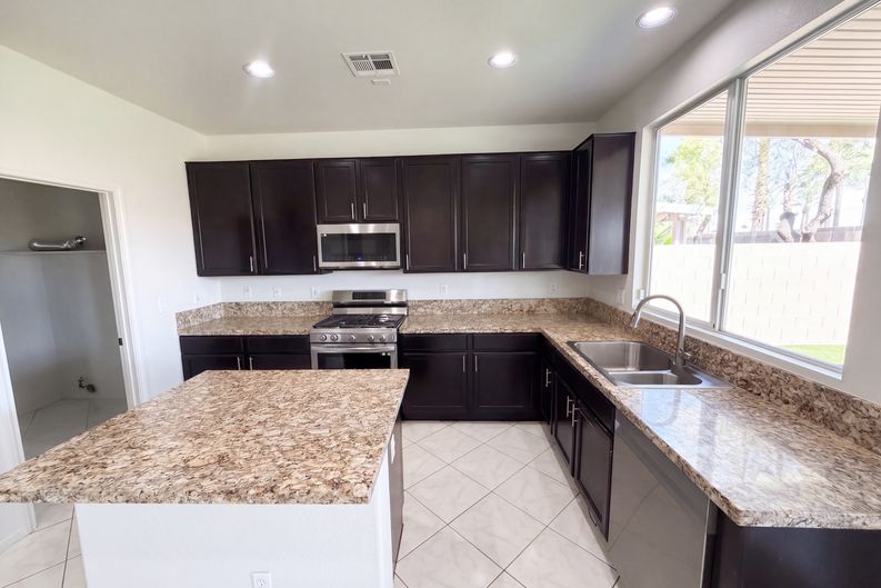 Photo 6 of 27 of 7878 Mohican Canyon St, Las Vegas, NV