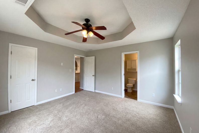Photo 4 of 21 of 6773 Biscayne Blvd, Rex, GA