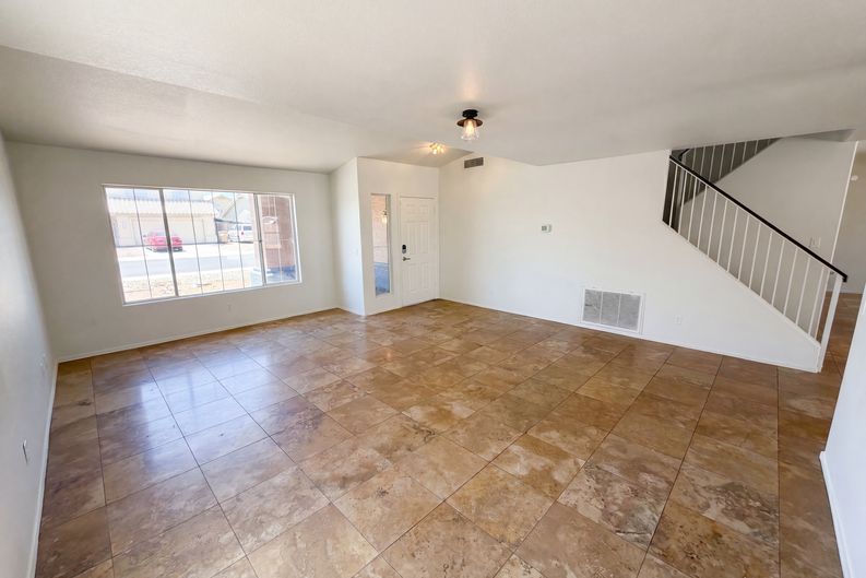 Photo 9 of 29 of 10860 W Lone Cactus Dr, Peoria, AZ